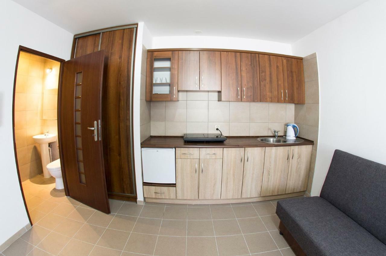 Rowyhills Apartment Рови Екстериор снимка